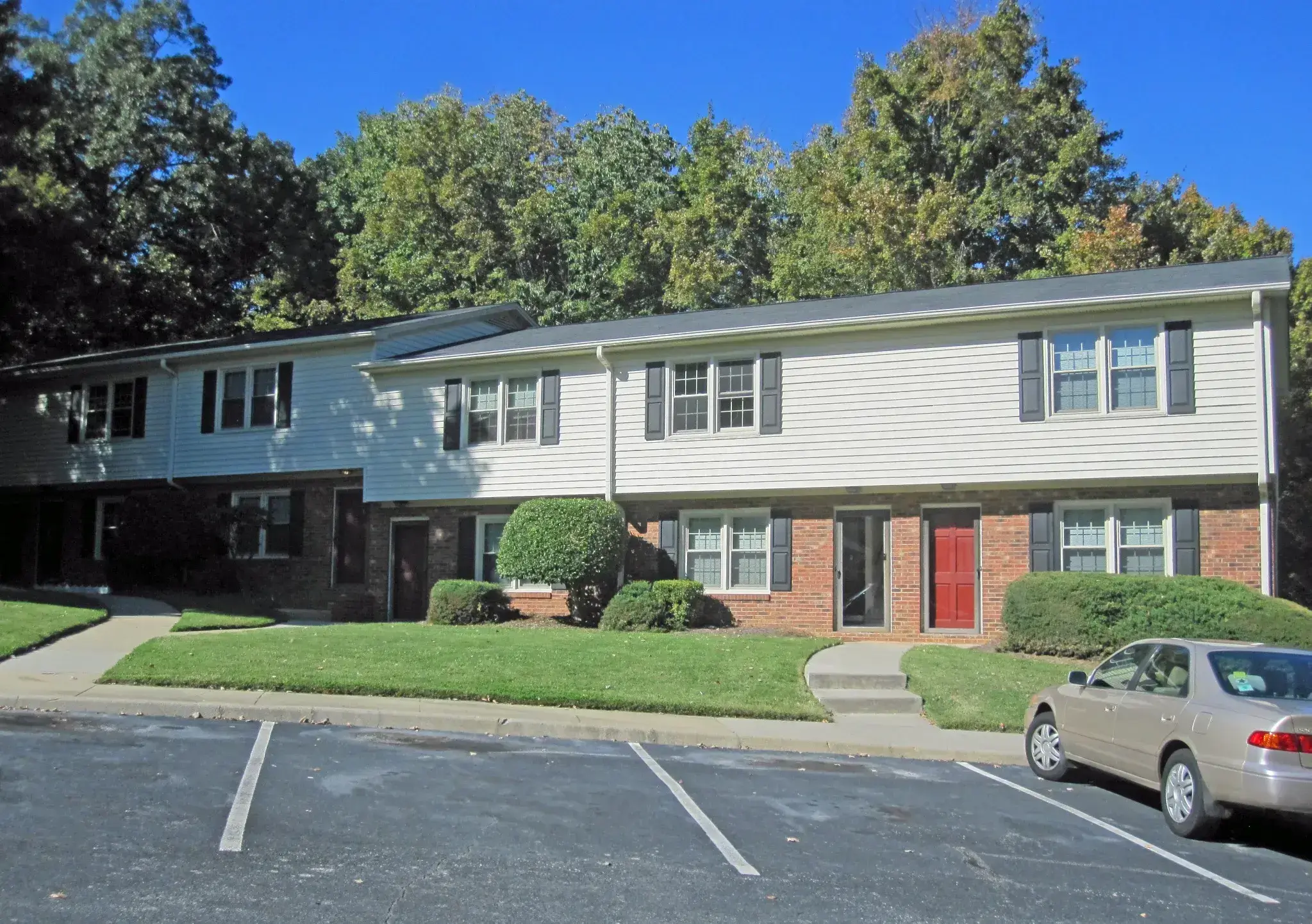 Parkview Terrace - Exterior view with parking lot